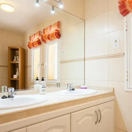Playa De Fanabe Sleeps 8 With Pool And Wifi * 아데제