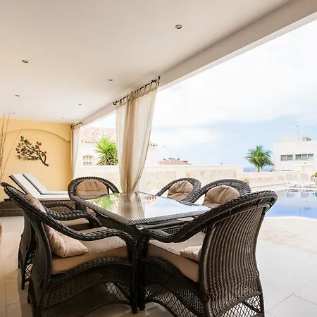 Playa De Fanabe Sleeps 8 With Pool And Wifi 빌라 아데제