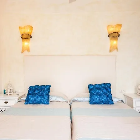 Playa De Fanabe Sleeps 8 With Pool And Wifi 아데제