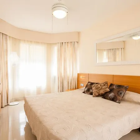 Playa De Fanabe Sleeps 8 With Pool And Wifi 빌라