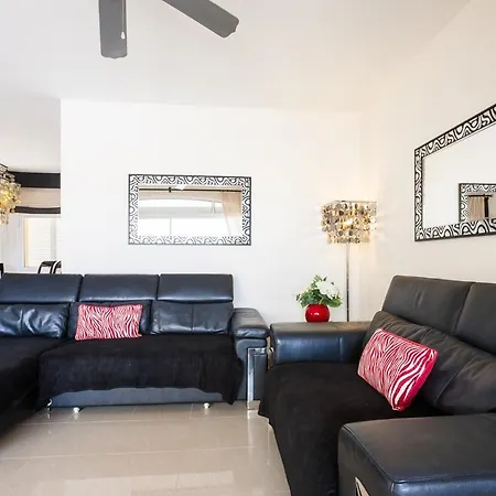 Playa De Fanabe Sleeps 8 With Pool And Wifi Costa Adeje (Tenerife)